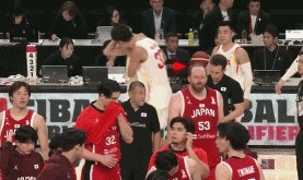 AG体育app下载-国家队首秀！赛后李弘权激动落泪
